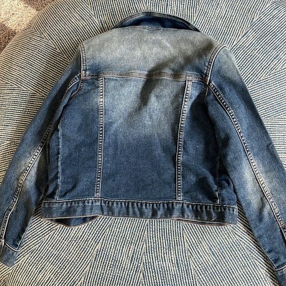 Gap kids denim jacket with snap buttons - Picture 3 of 4